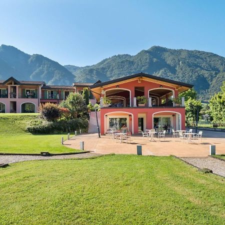 Spacious Apartment In Idro With Shared Pool كْروني المظهر الخارجي الصورة