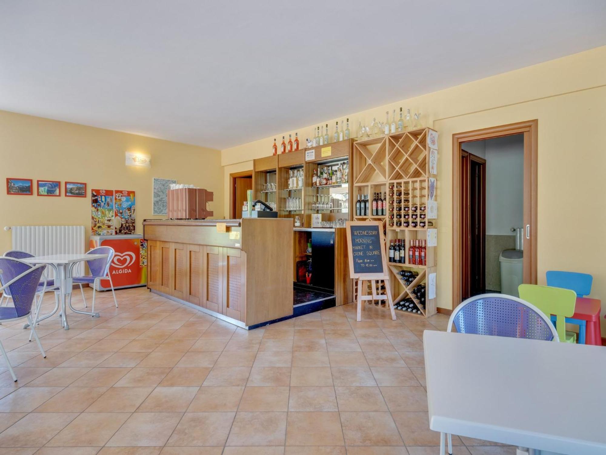 Spacious Apartment In Idro With Shared Pool كْروني المظهر الخارجي الصورة