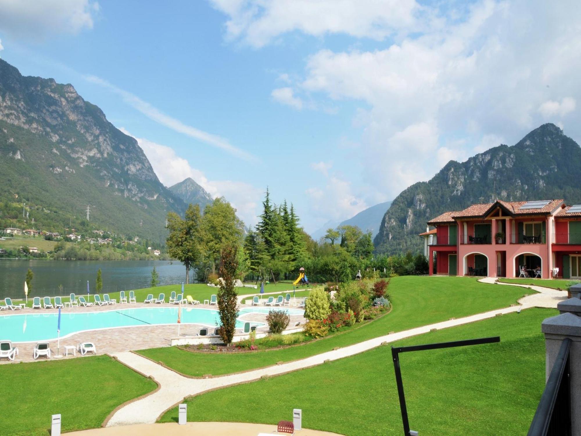 Spacious Apartment In Idro With Shared Pool كْروني المظهر الخارجي الصورة