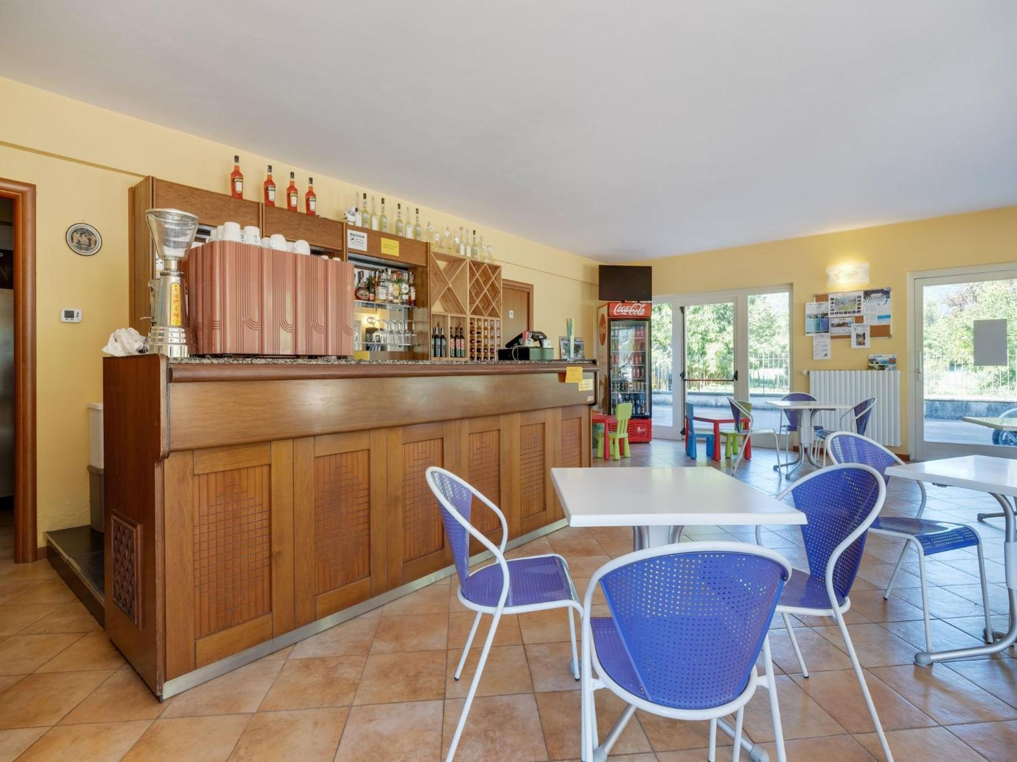 Spacious Apartment In Idro With Shared Pool كْروني المظهر الخارجي الصورة