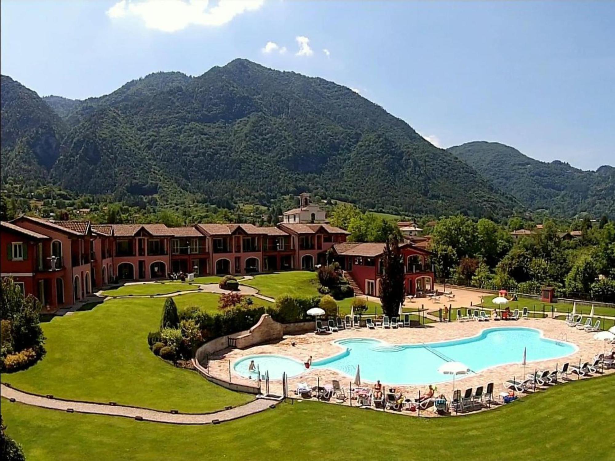 Spacious Apartment In Idro With Shared Pool كْروني المظهر الخارجي الصورة